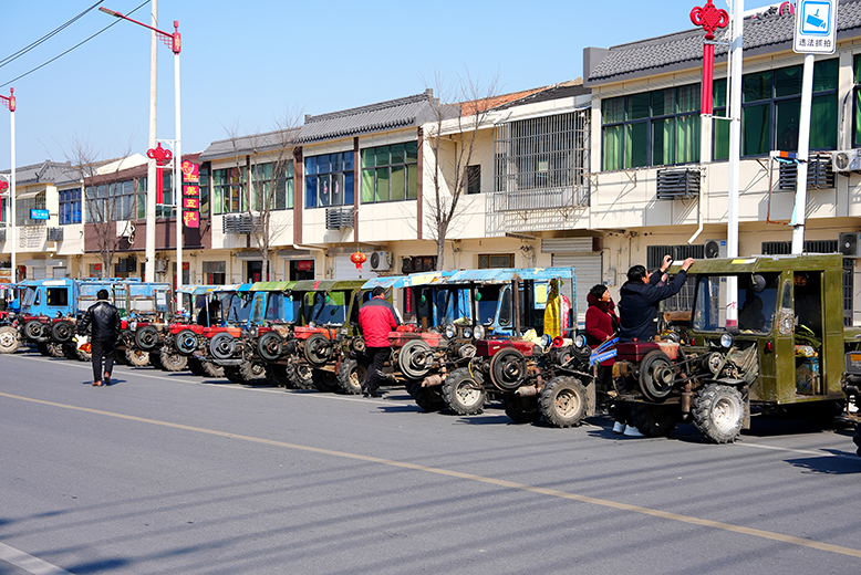 縣農(nóng)業(yè)農(nóng)村局開展農(nóng)機(jī)“送檢下鄉(xiāng)”活動(dòng)